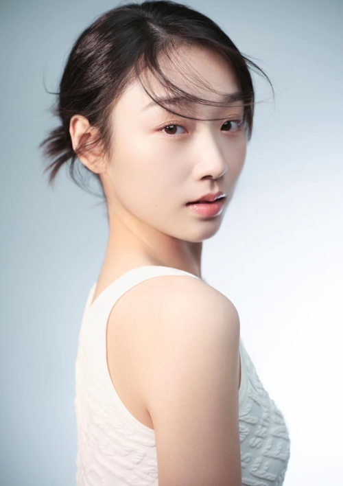 尹君